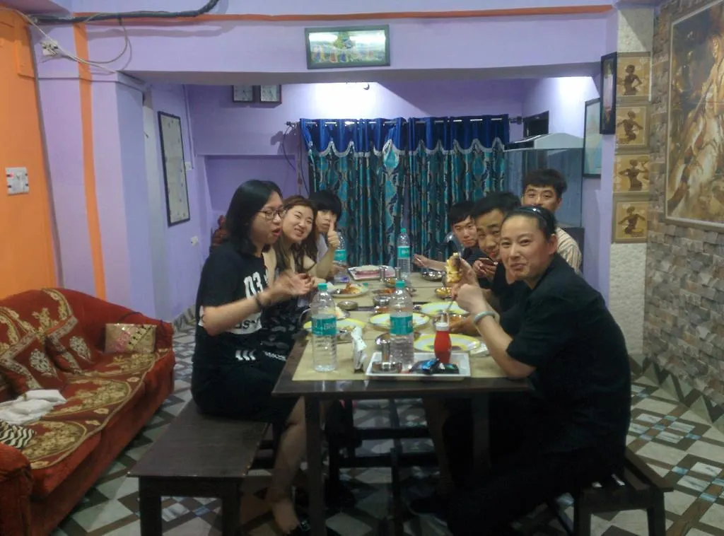 Kanha Paying Guest House Varanasi