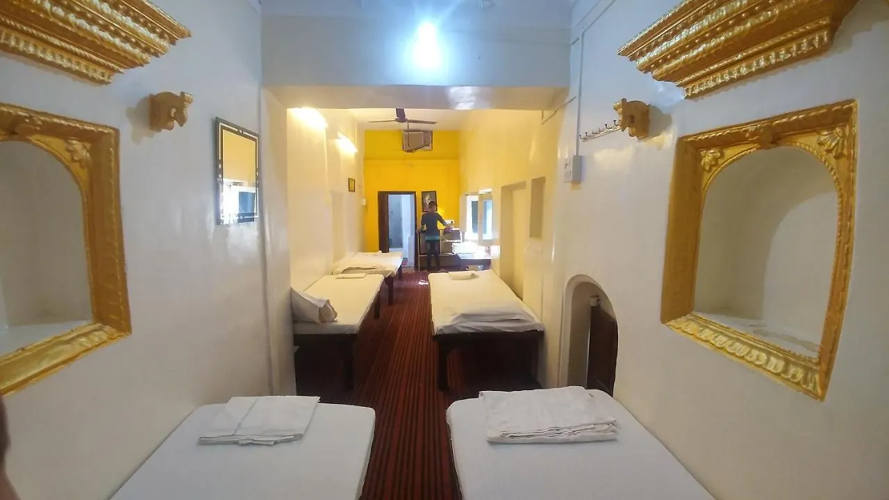 Kanha Paying Guest House Varanasi India